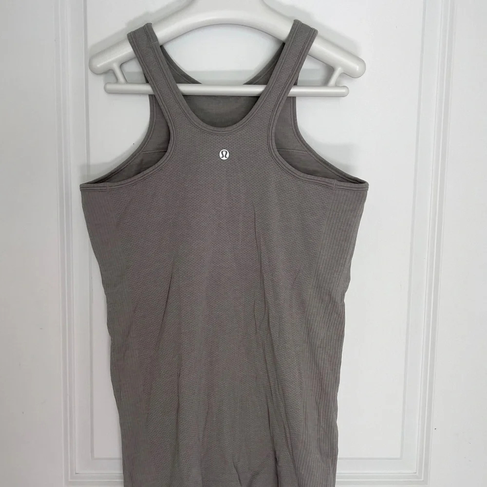Lululemon build in bra tank top  size 10